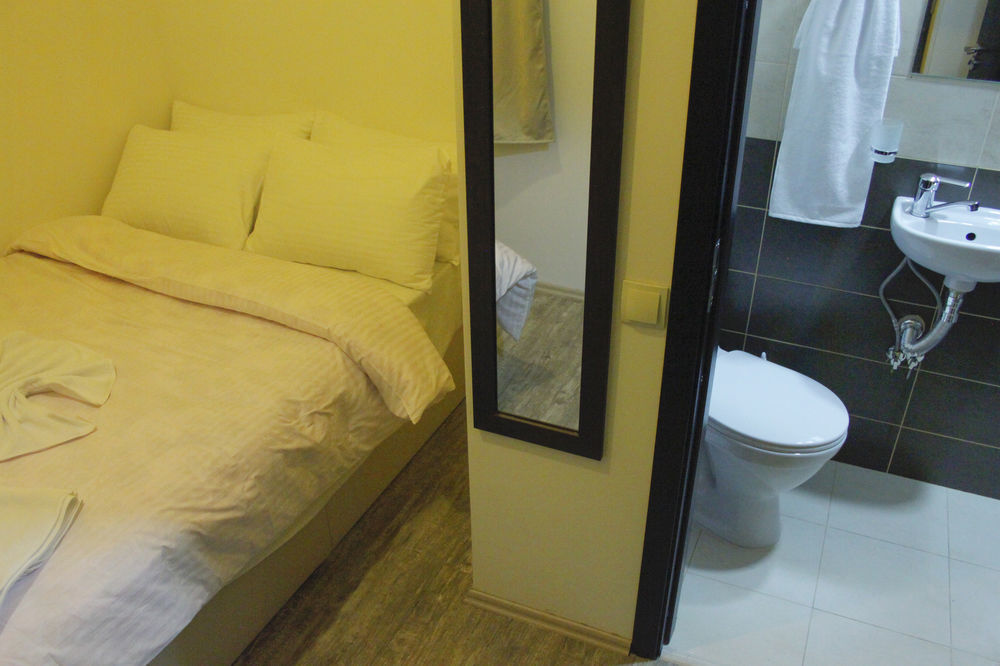 Apartment On Rustaveli Avenue Tbiliszi Kültér fotó