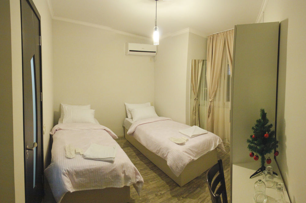 Apartment On Rustaveli Avenue Tbiliszi Kültér fotó