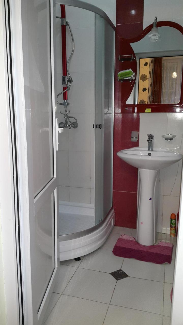 Apartment On Rustaveli Avenue Tbiliszi Kültér fotó